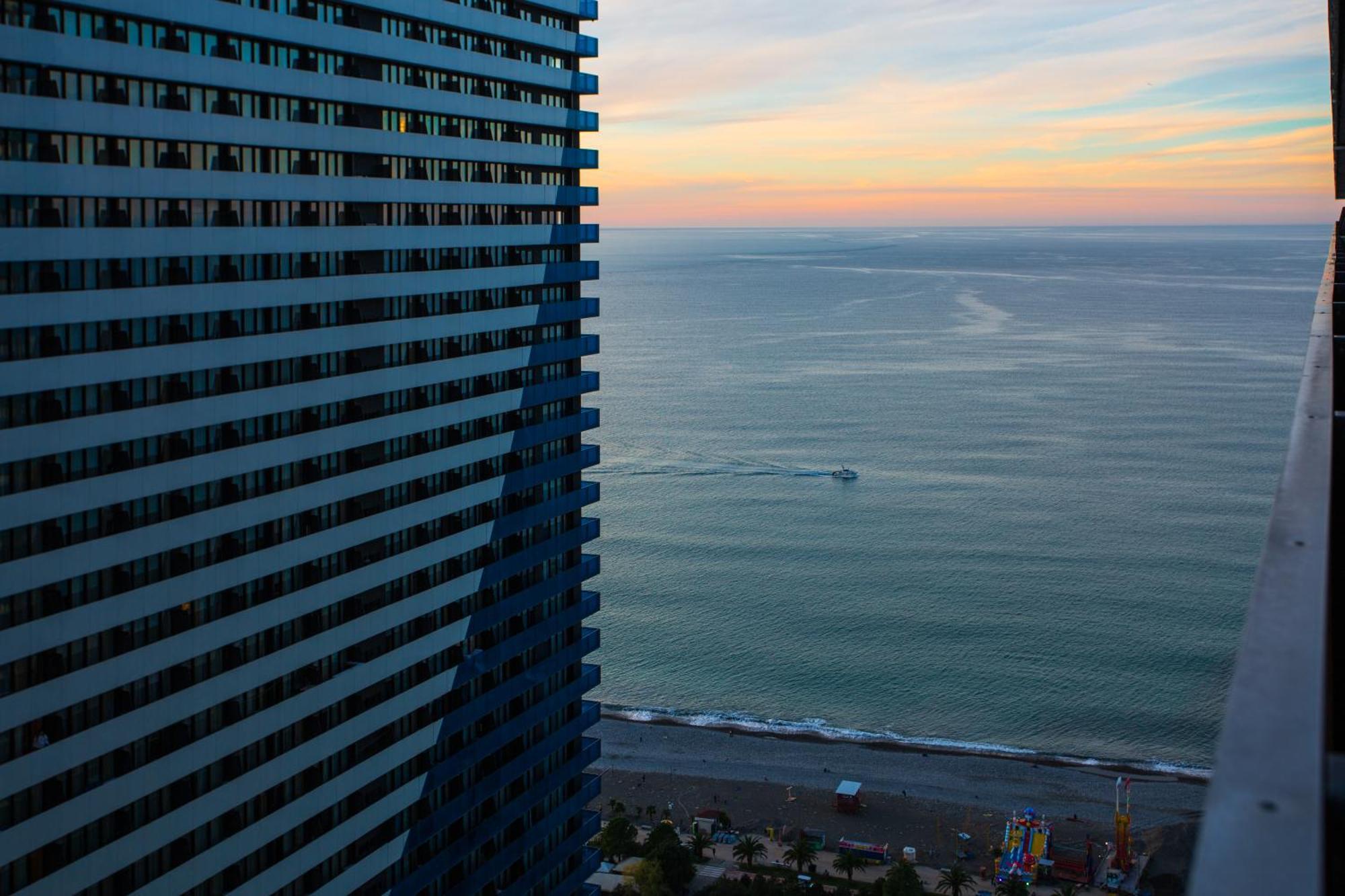 Orbi City Sea View Batumi Eksteriør billede